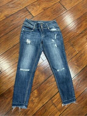 Amethyst Jeans Distressed Cropped Ankle Jeans in Dark Blue